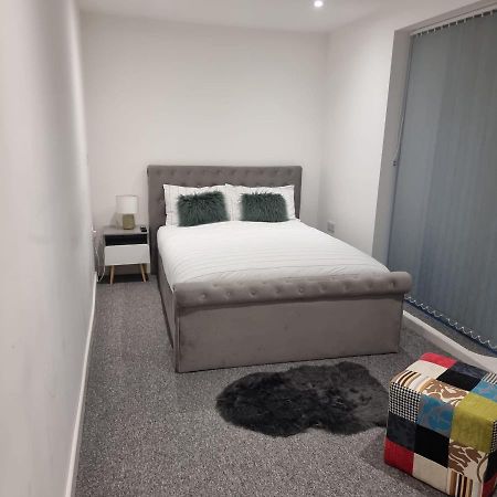 Classic 2 Bed Apartment In Oldkent Road London Ngoại thất bức ảnh