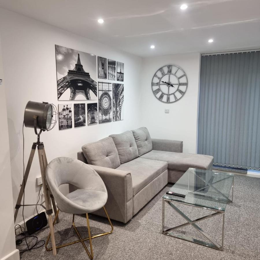 Classic 2 Bed Apartment In Oldkent Road London Ngoại thất bức ảnh