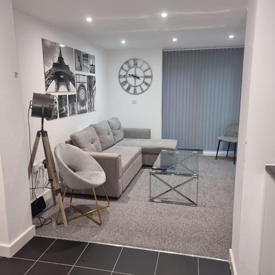 Classic 2 Bed Apartment In Oldkent Road London Ngoại thất bức ảnh