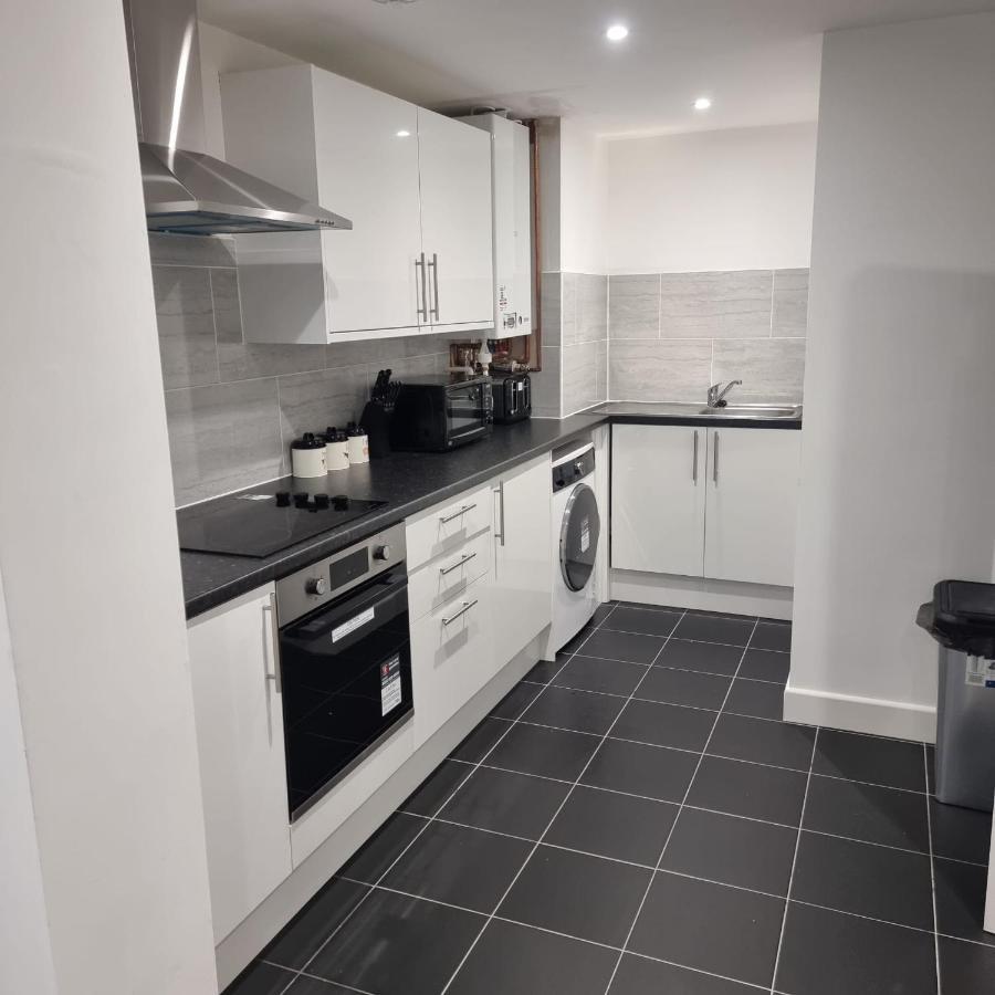 Classic 2 Bed Apartment In Oldkent Road London Ngoại thất bức ảnh