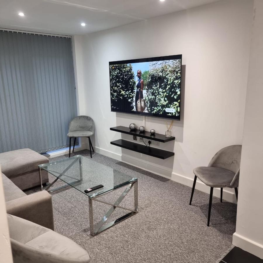 Classic 2 Bed Apartment In Oldkent Road London Ngoại thất bức ảnh