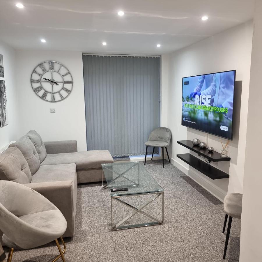 Classic 2 Bed Apartment In Oldkent Road London Ngoại thất bức ảnh