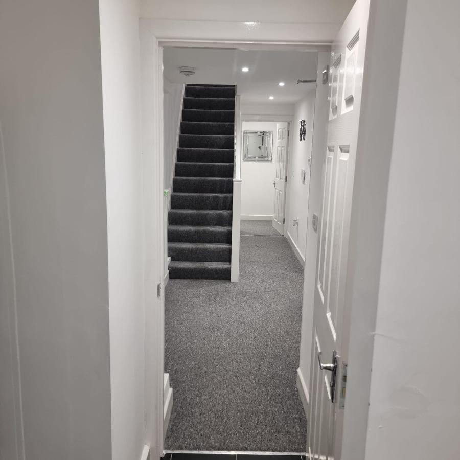 Classic 2 Bed Apartment In Oldkent Road London Ngoại thất bức ảnh