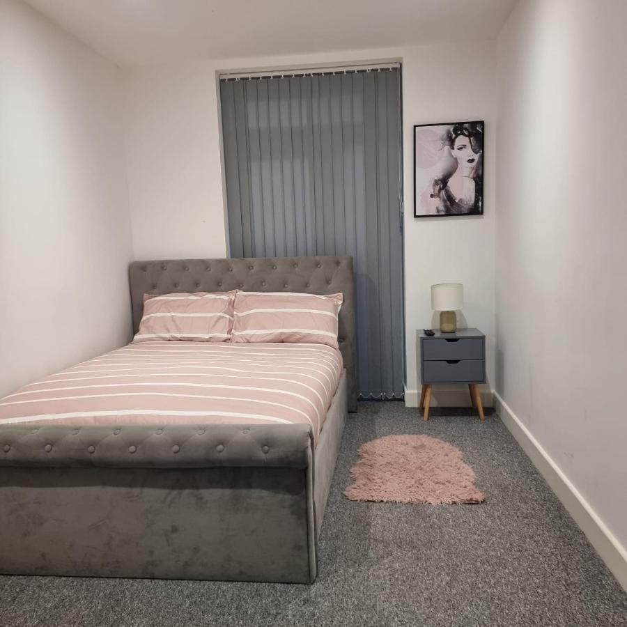 Classic 2 Bed Apartment In Oldkent Road London Ngoại thất bức ảnh