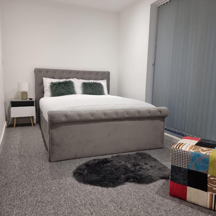 Classic 2 Bed Apartment In Oldkent Road London Ngoại thất bức ảnh
